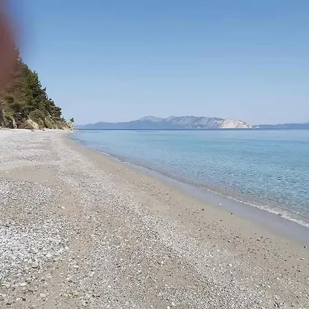 Freedom - Koutsoubri Evia 펜션